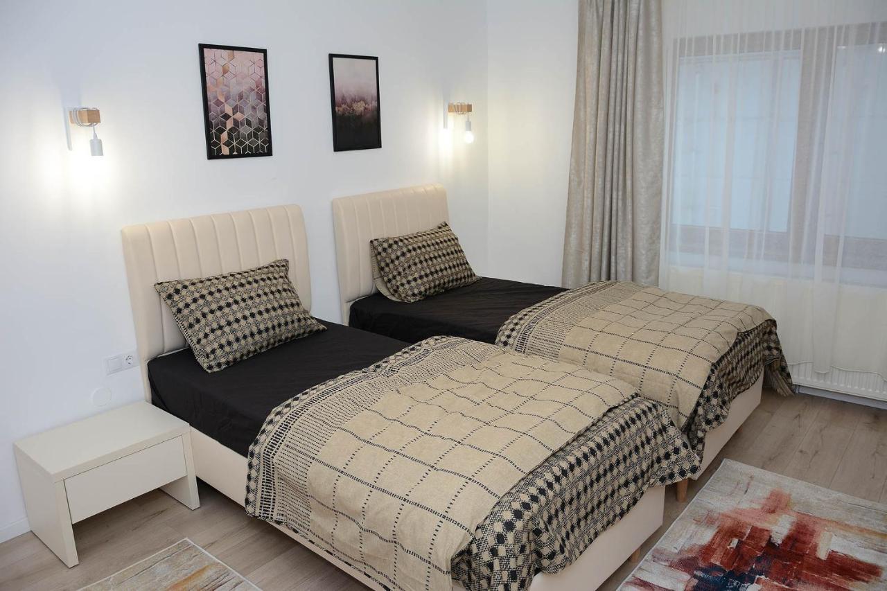 Vila Aras Simeria Esterno foto